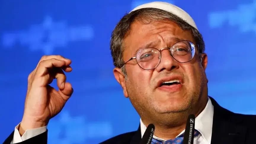 بن غفير يوزّع الأسلحـ.ـة على المستوطنين