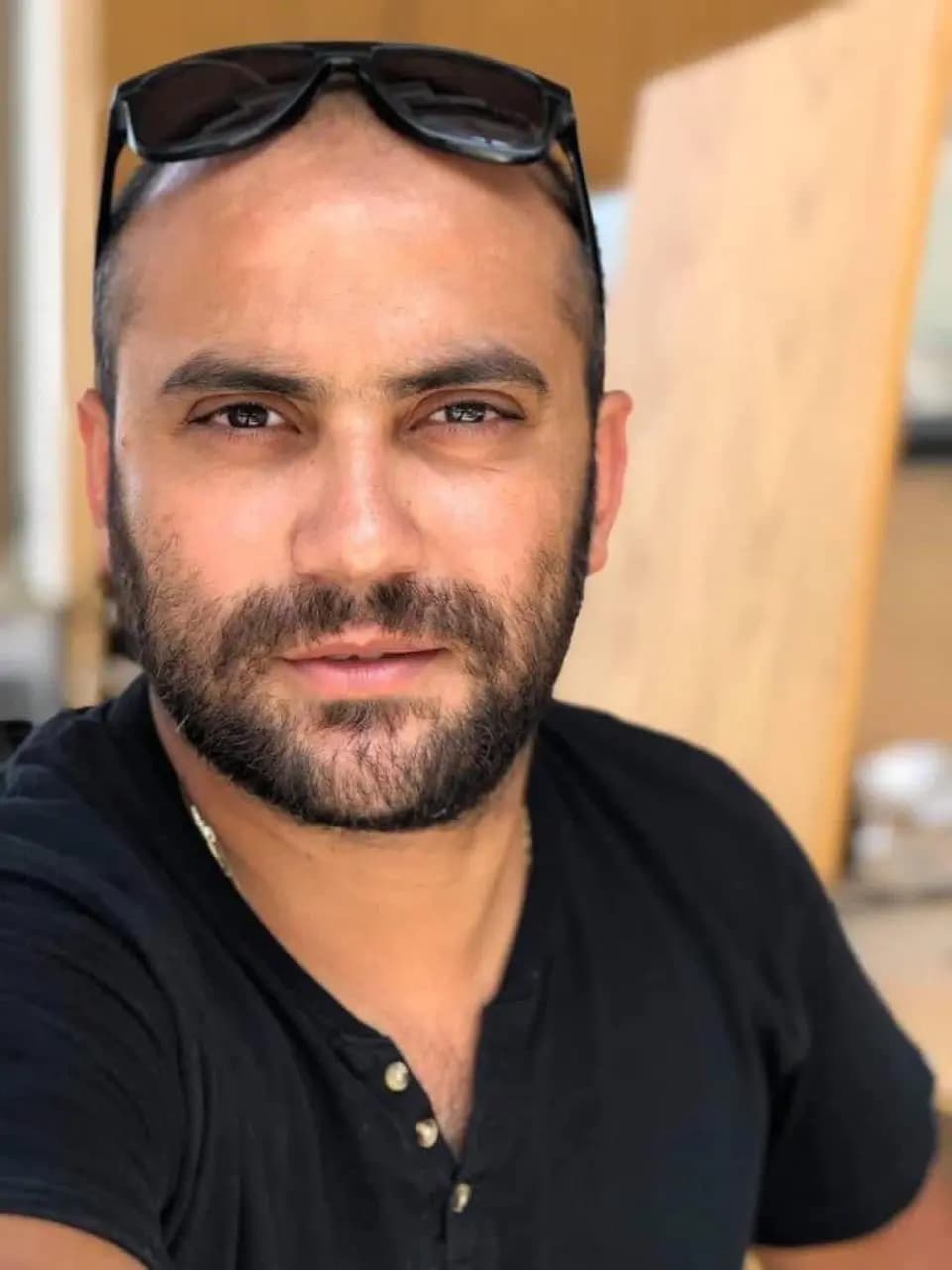 أسرة LIU تعزِّي بالشهيد العبدالله: طالبٌ نموذجيّ وصحافيٌّ محترف