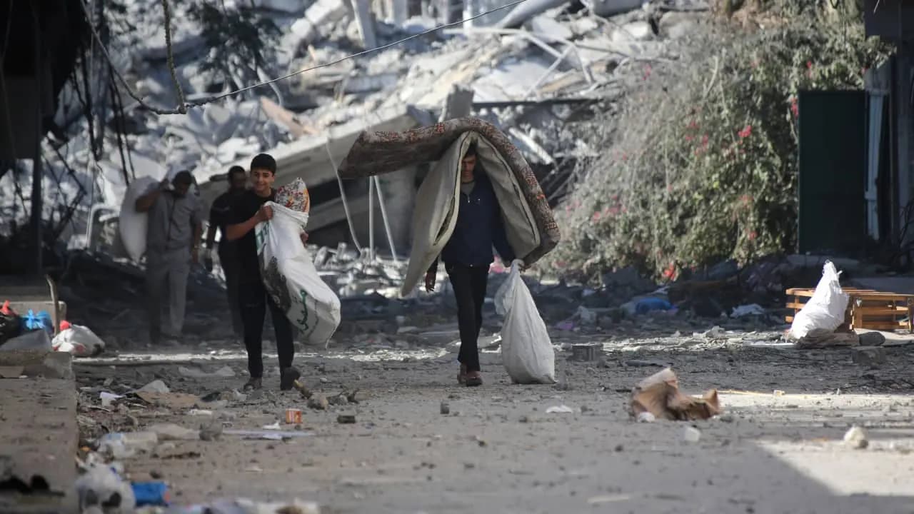 في غزة.. 55 عائلة أُبـ.ـيدت بالكامل