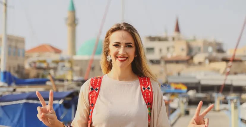 اعتقال الفنانة دلال أبو آمنة
