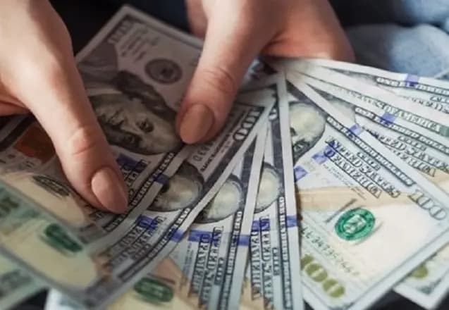 كيف أقفل سعر صرف الدولار مساء اليوم؟