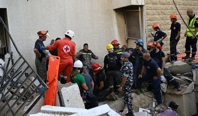 في المنصورية: انتشال المزيد من الجثث من تحت أنقاض المبنى المنهار