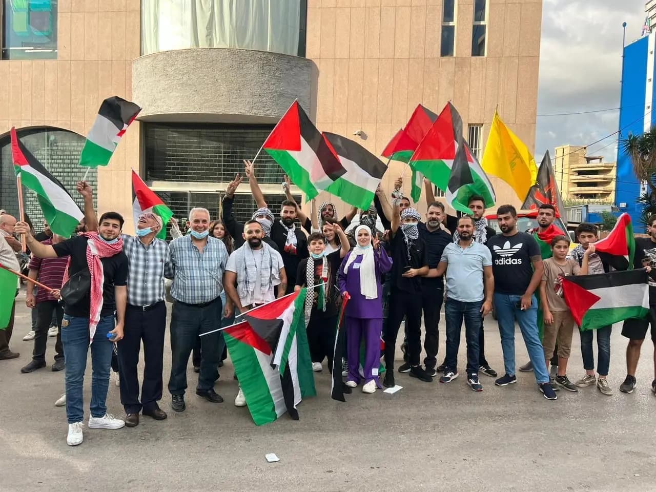 حزب الاتحاد أمام السفارة الأمريكية تنديدًا بالمجزرة على مستشفى المعمداني
