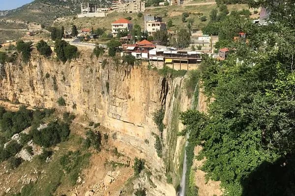 قتلى وجرحى في حادث سير مروع في الجنوب