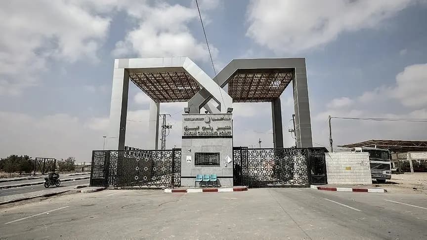 فَتحُ معبرِ رفح وبَدءُ دخول المساعدات إلى قطاع غزة