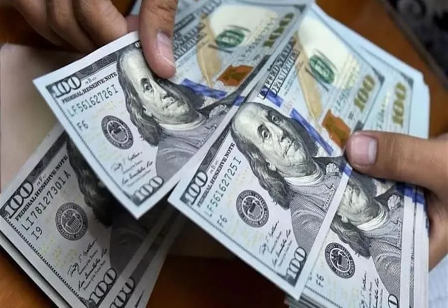 افتتاحية مرتفعة لدولار السوق السوداء