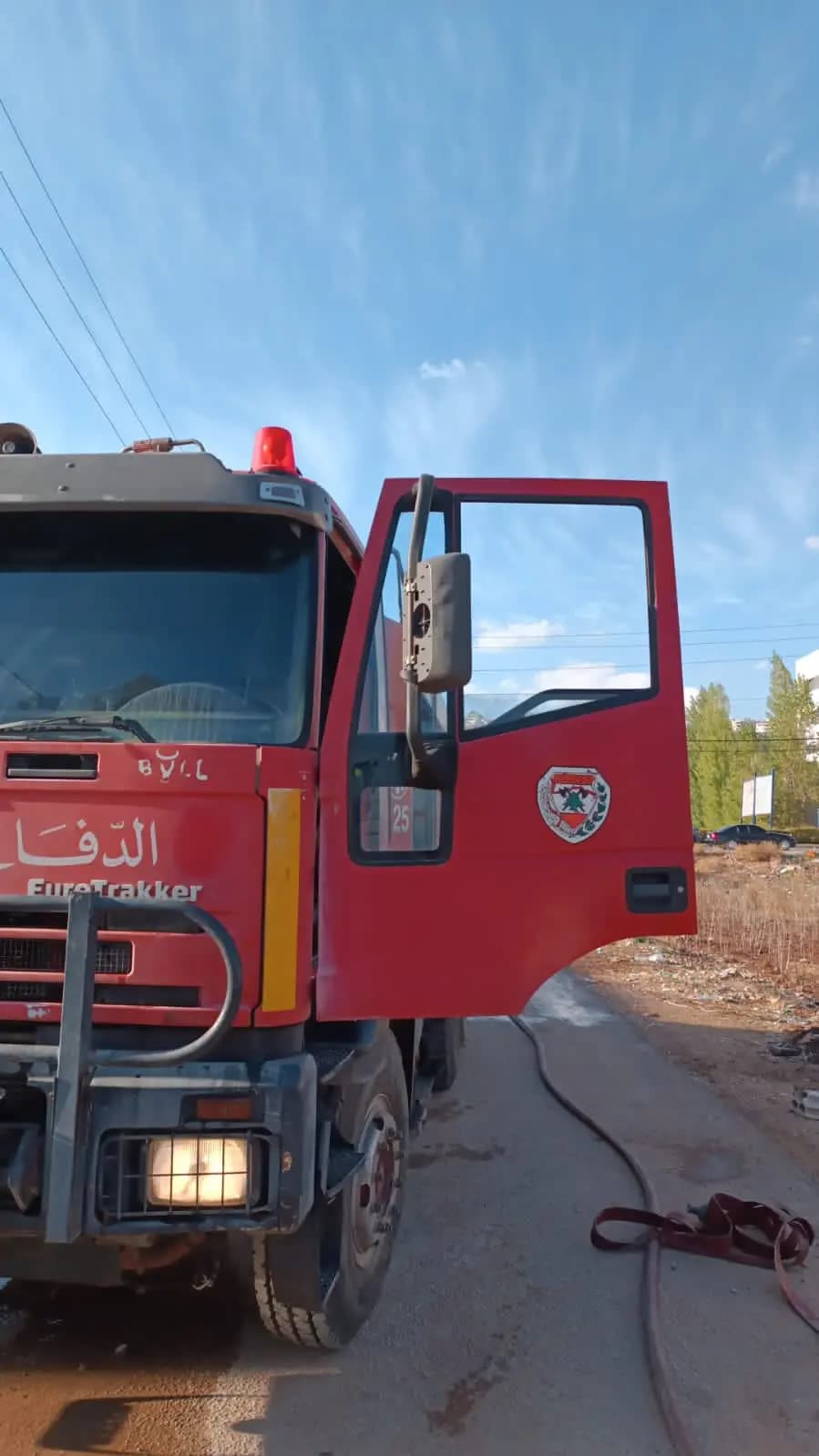 حريق داخل متجر لبيع البطاريات بمحاذاة أوتوستراد زحلة