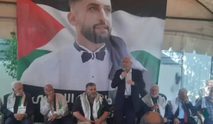 وفد من حركة حـ.ما.س يعزي بالشـ.ـهـ.يد عبد الله البقاعي