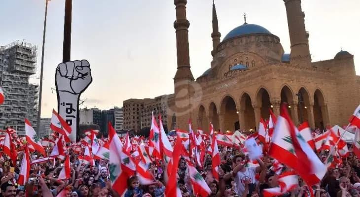 نيويورك تايمز: أزمة إقتصادية تلوح في الأفق مع استمرار الاحتجاجات في لبنان