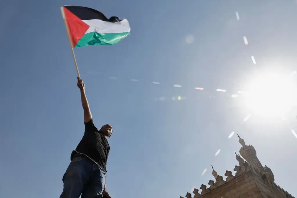 "الخطابُ المذهبيُّ" في لبنان يتراجعُ لصالح المقاومة ضدّ العدوّ الإسرائيليّ