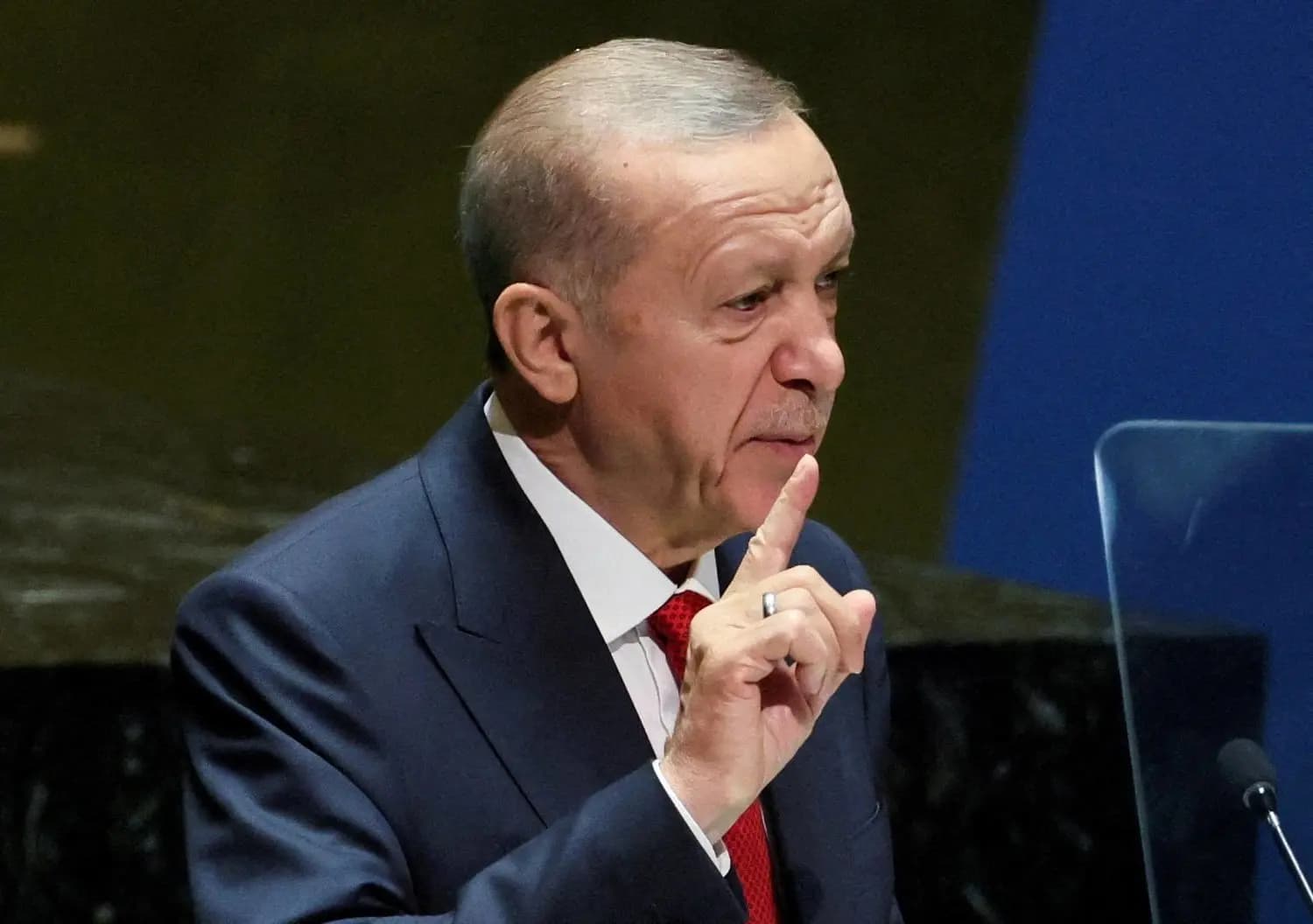 أردوغان يطالب "إسرائيل" بالخروج من حالة الجنون فورًا