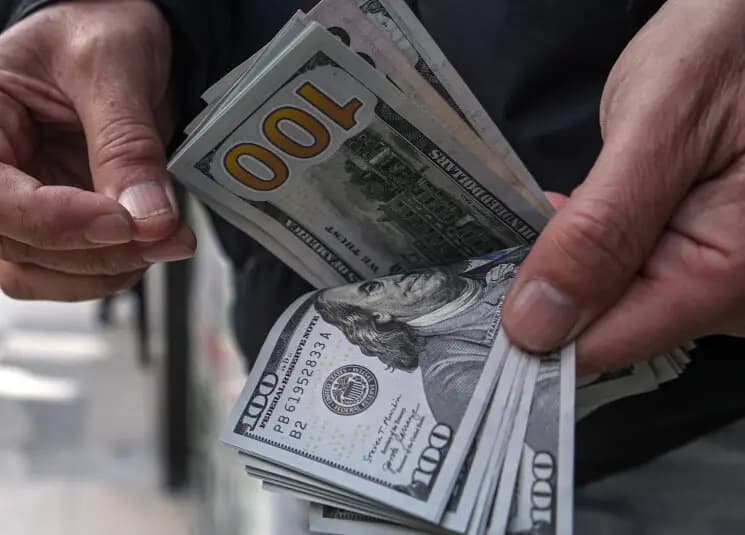 إليكم سعر دولار السوق السوداء مساء اليوم