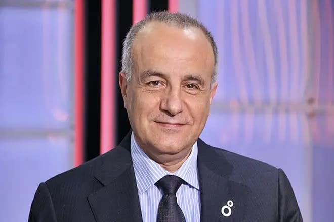 الاتصالات لن تتوقف والمدير يكشف عن خطته