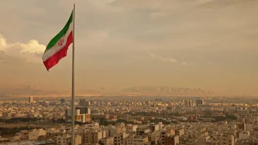حريق يودي بحياة 32 شخصًا في إيران