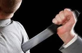 العثور على جثة شاب تعرض لأكثر من 30 طعنة