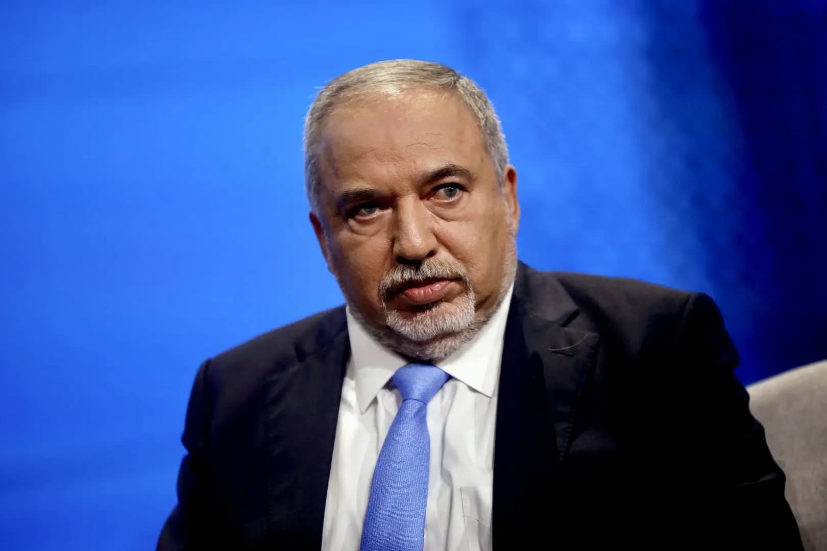 ليبرمان: على الحزب تحمل العواقب