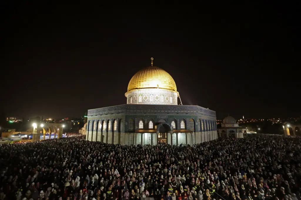 ربع مليون فلسطيني يحيون ليلة القدر في المسجد الأقصى