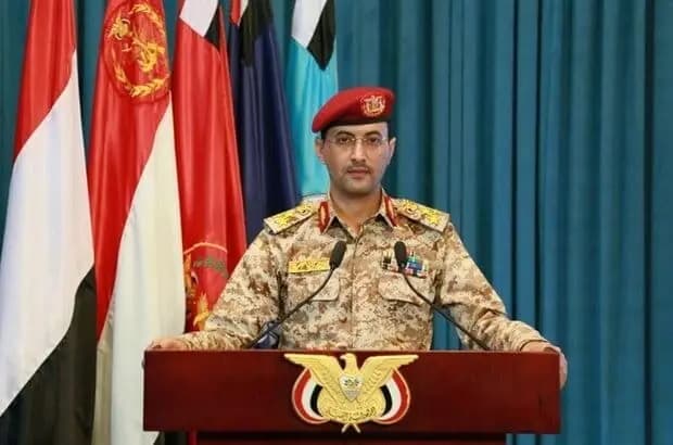 الحوثيون: إطلاق دفعة من الصواريخ الباليستية على أهدافٍ للعدو
