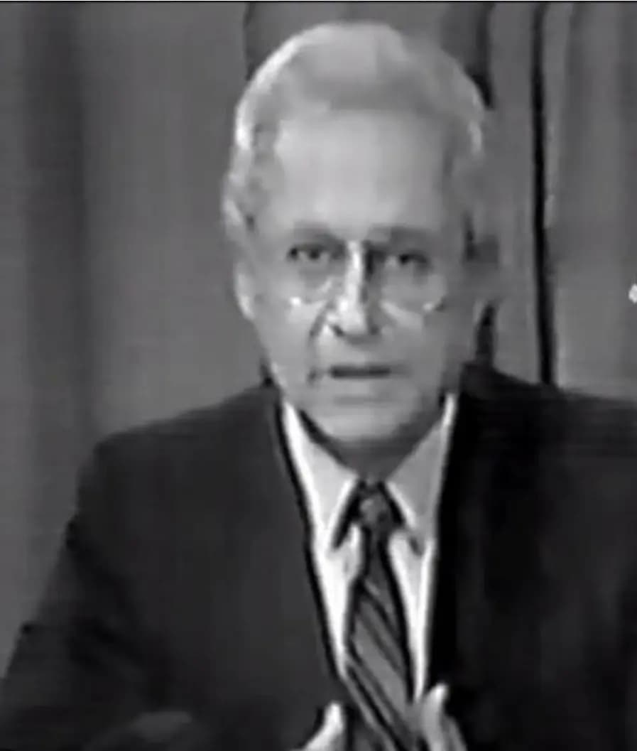 الإعلامي جان خوري في ذمة الله