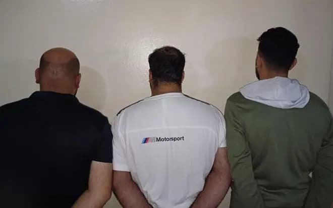 عصابة تستخدم الفيسبوك للإيقاع بالفتيات.. وهذا ما طلبه "الأمن"