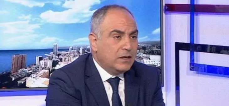 أسود: تحويل مال لسياسي من لبنان إلى جنيف ومحاولة فتح 3 حسابات بـ3 مصارف والعميل واحد