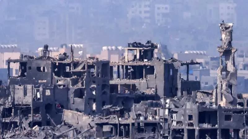 في غزة: الملاعب تتحوّل إلى مقـ.ابر