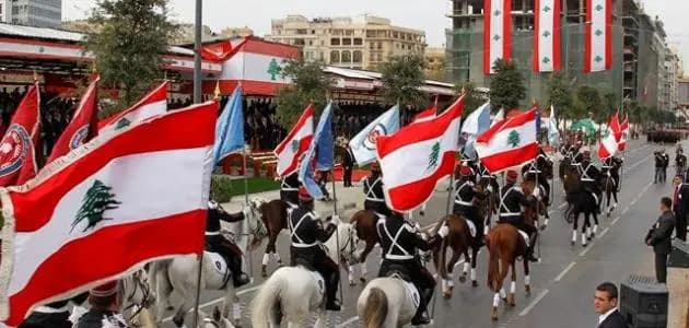 عن أي استقلال تتحدثون والغرباء في أرضنا يصولون؟