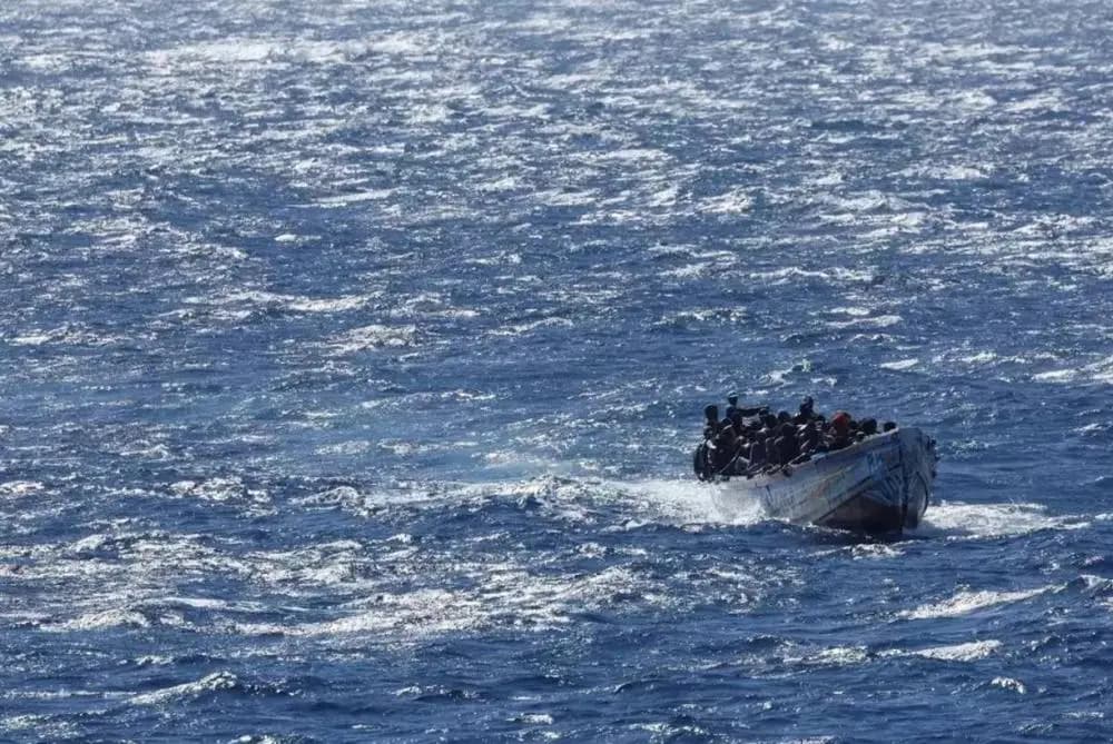 عشرات المفقودين في غرق مركب قبالة سواحل اليمن