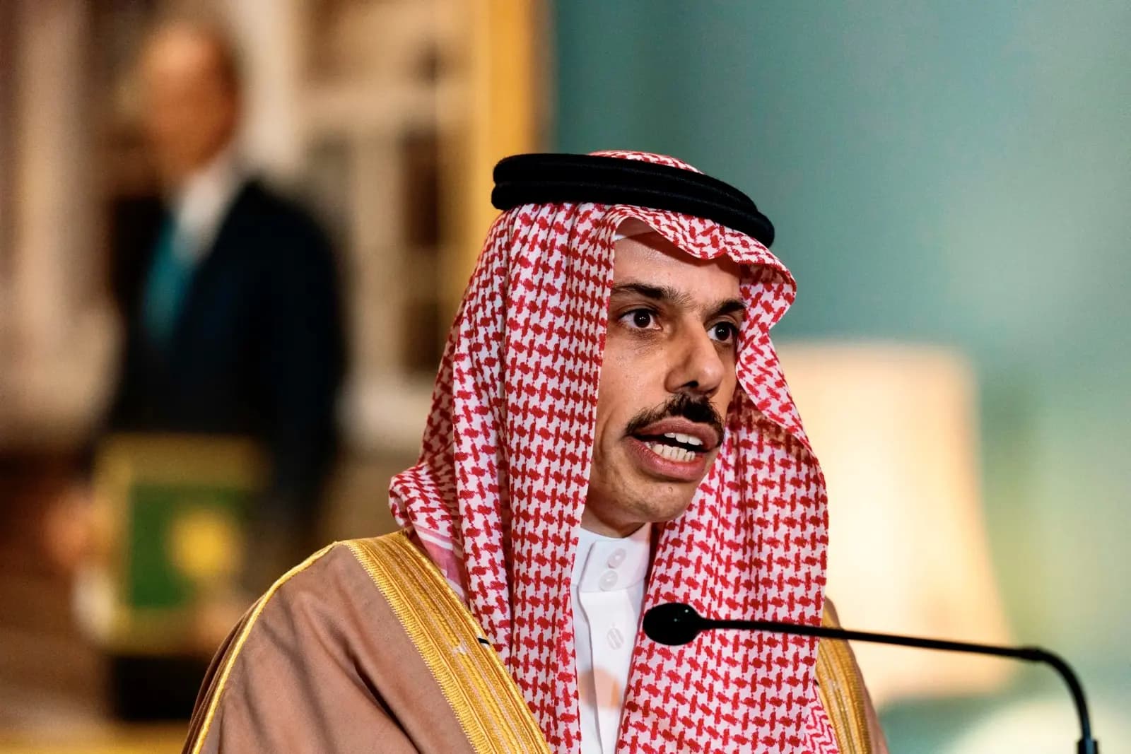 بن فرحان: لوقف فوري لإطلاق النار في غزة